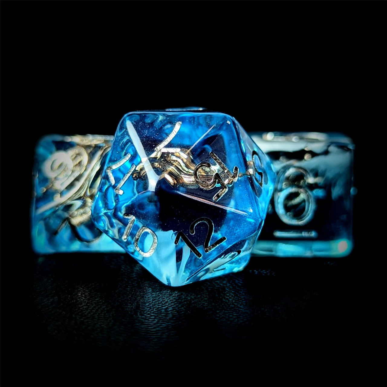 Helm in Clear & Blue Resin - 7pcs RPG Full Dice Set