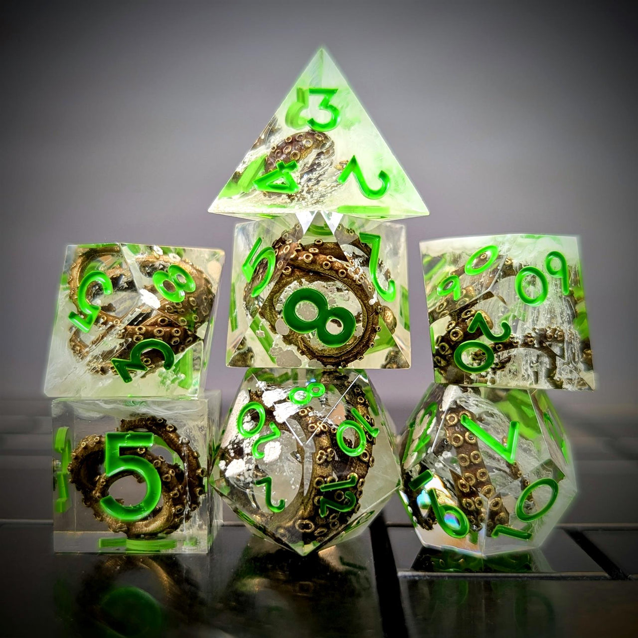 7pcs Dice Sharp Filled Tentacle Green Font Clear
