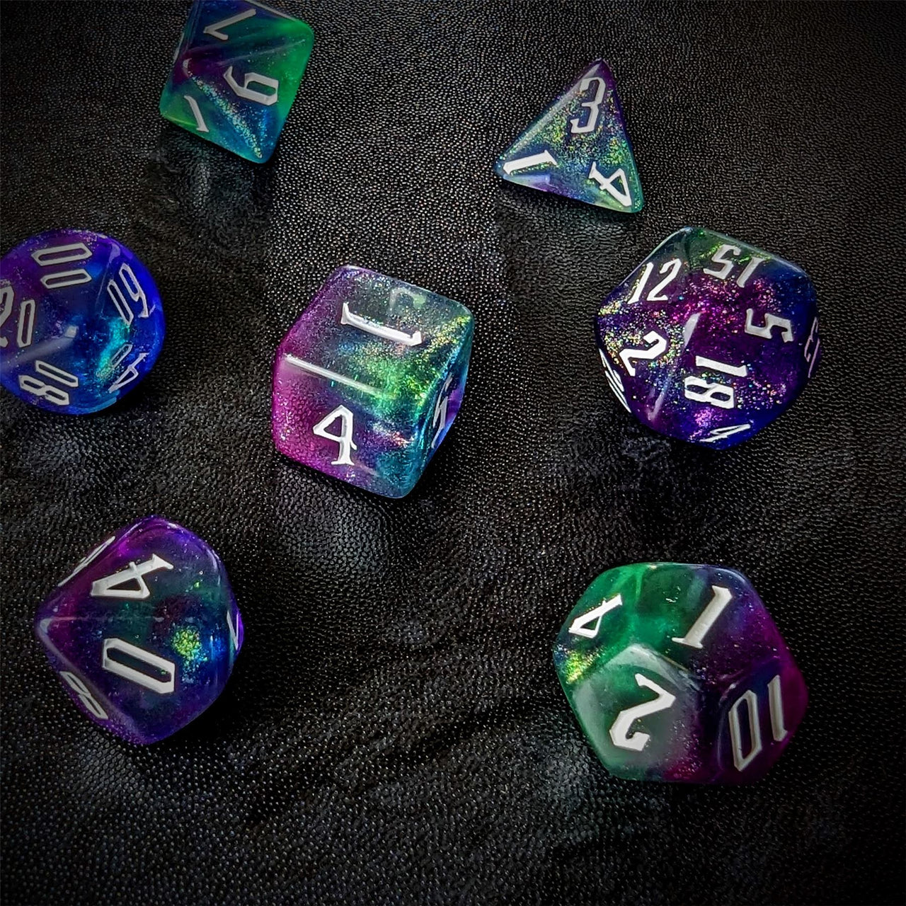 Glitter in Blue & Purple Acrylic - 7pcs RPG Full Dice Set Scatter