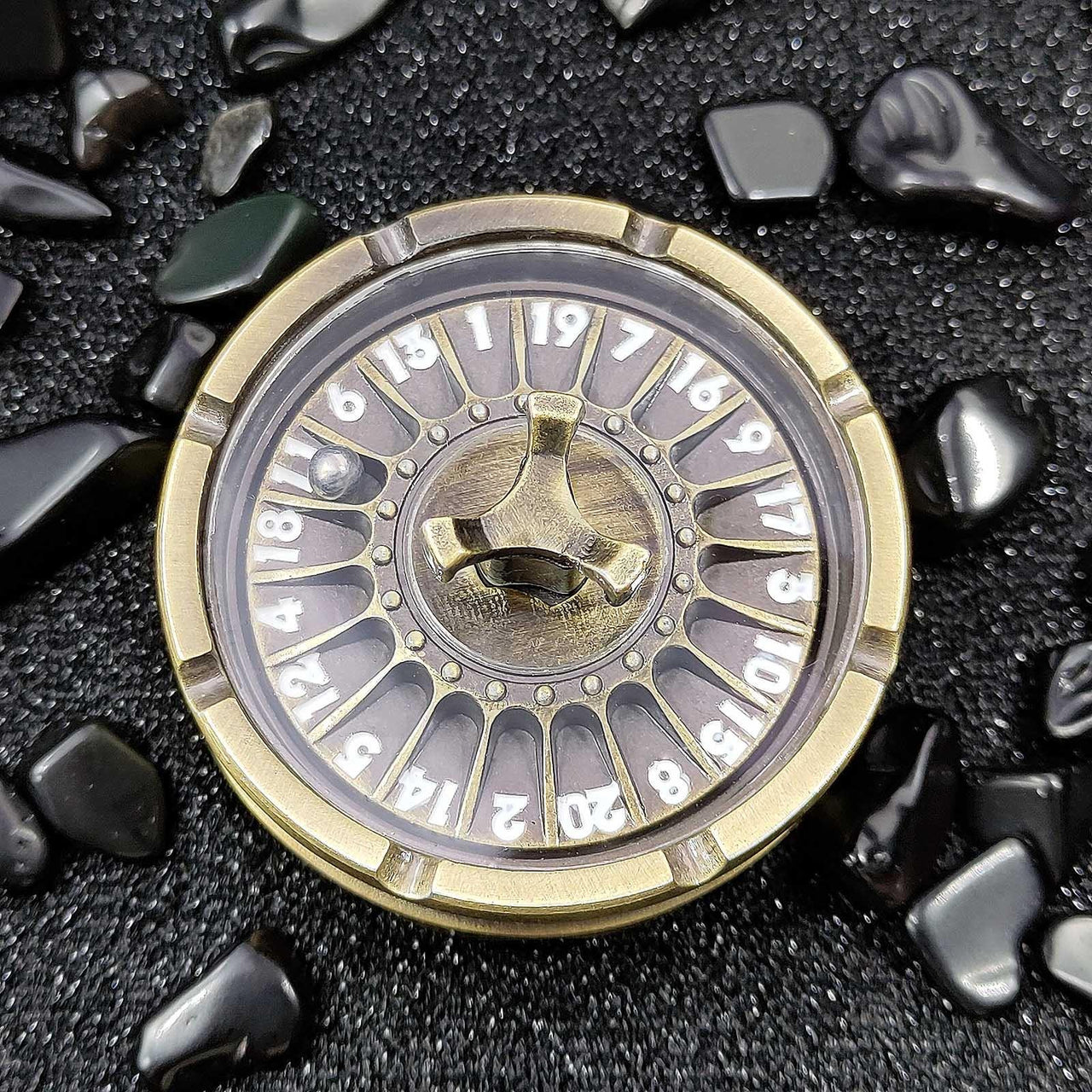 Dice Metal Spinner Roulette White Font Bronze