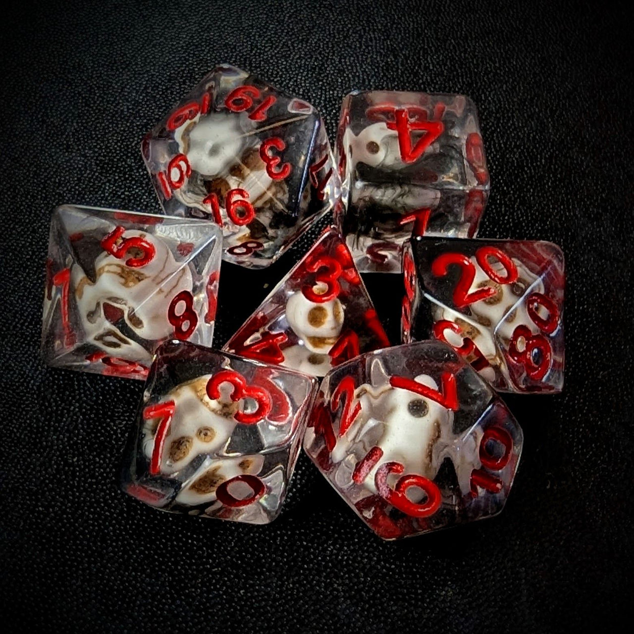 Skull in Clear & Black Resin - 7pcs RPG Full Dice Set