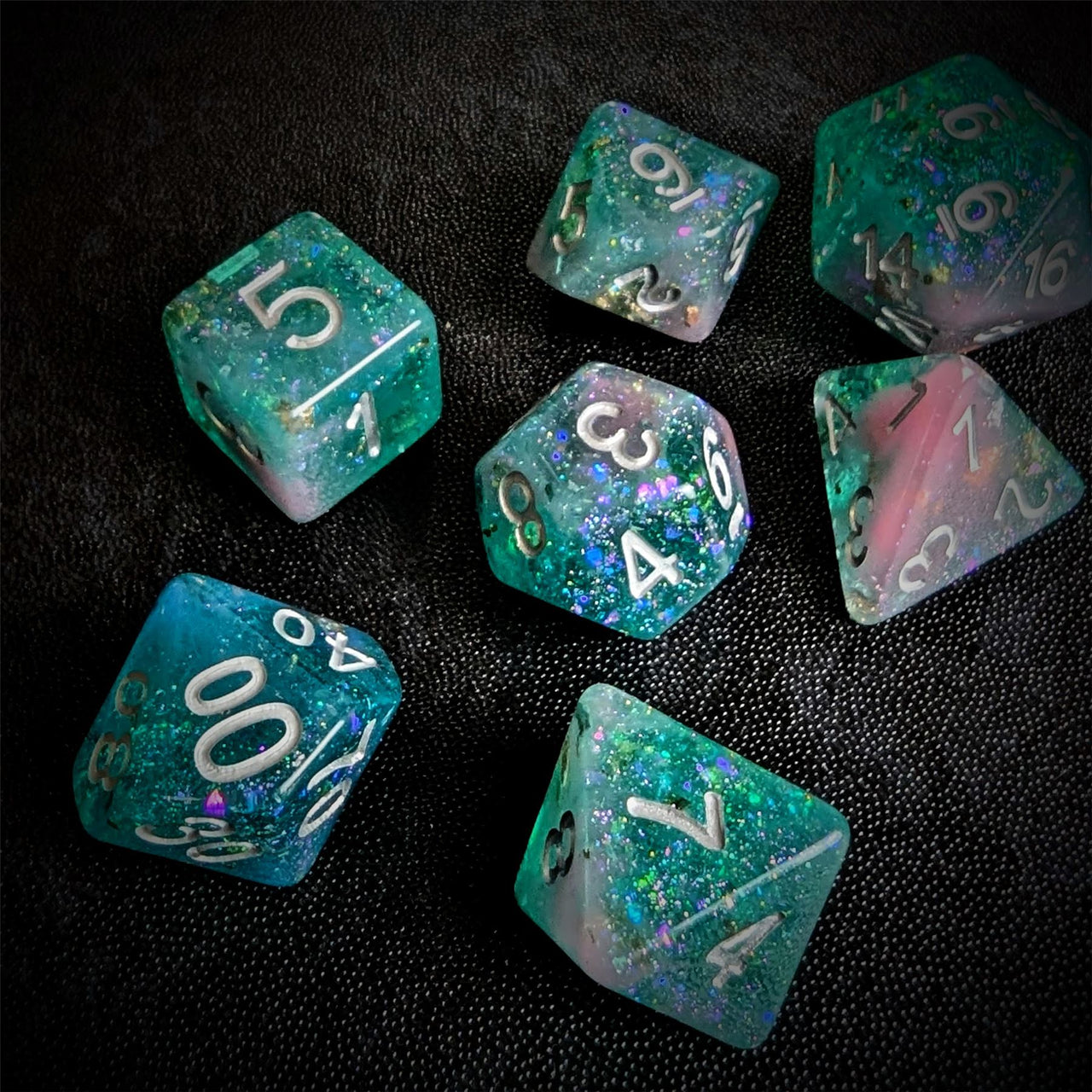 Glitter in Pink & Cyan Resin - 7pcs RPG Full Dice Set