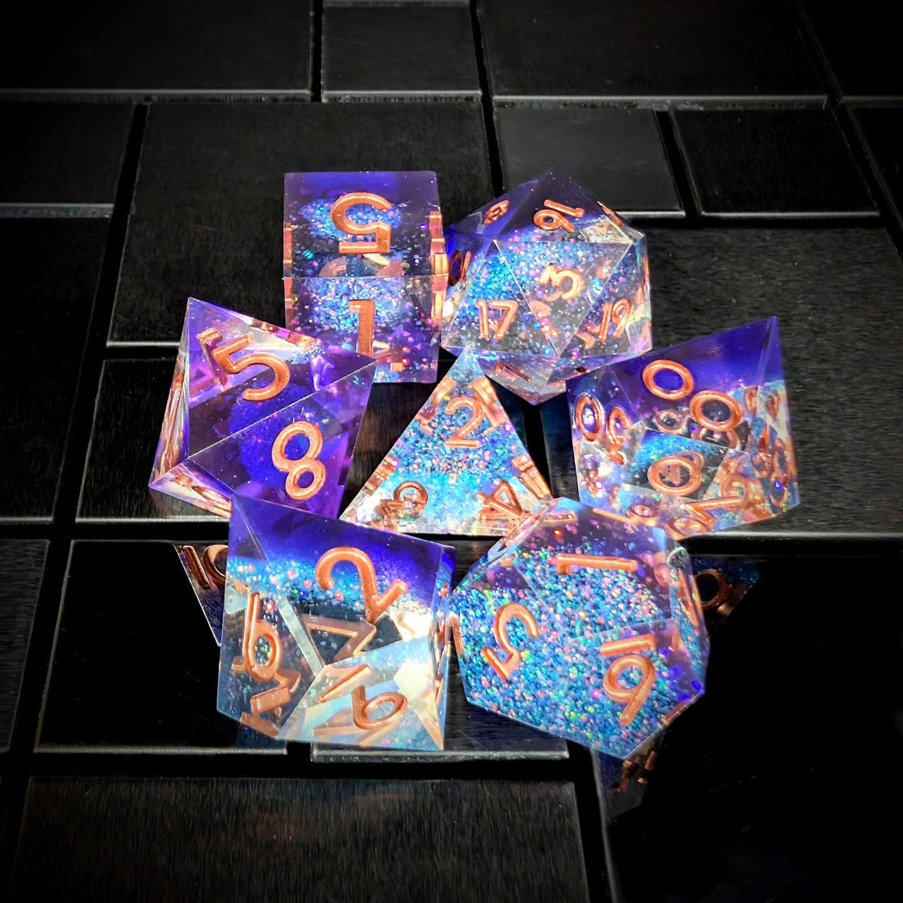 7pcs Dice Sharp Filled Liquid Copper Font Blue Purple