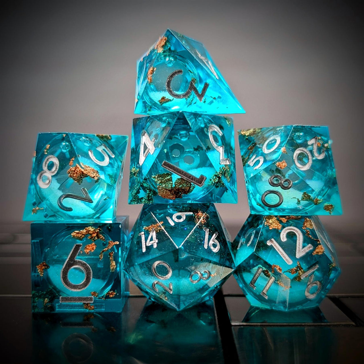 7pcs Dice Sharp Filled Liquid Silver Font Foil Glow Blue