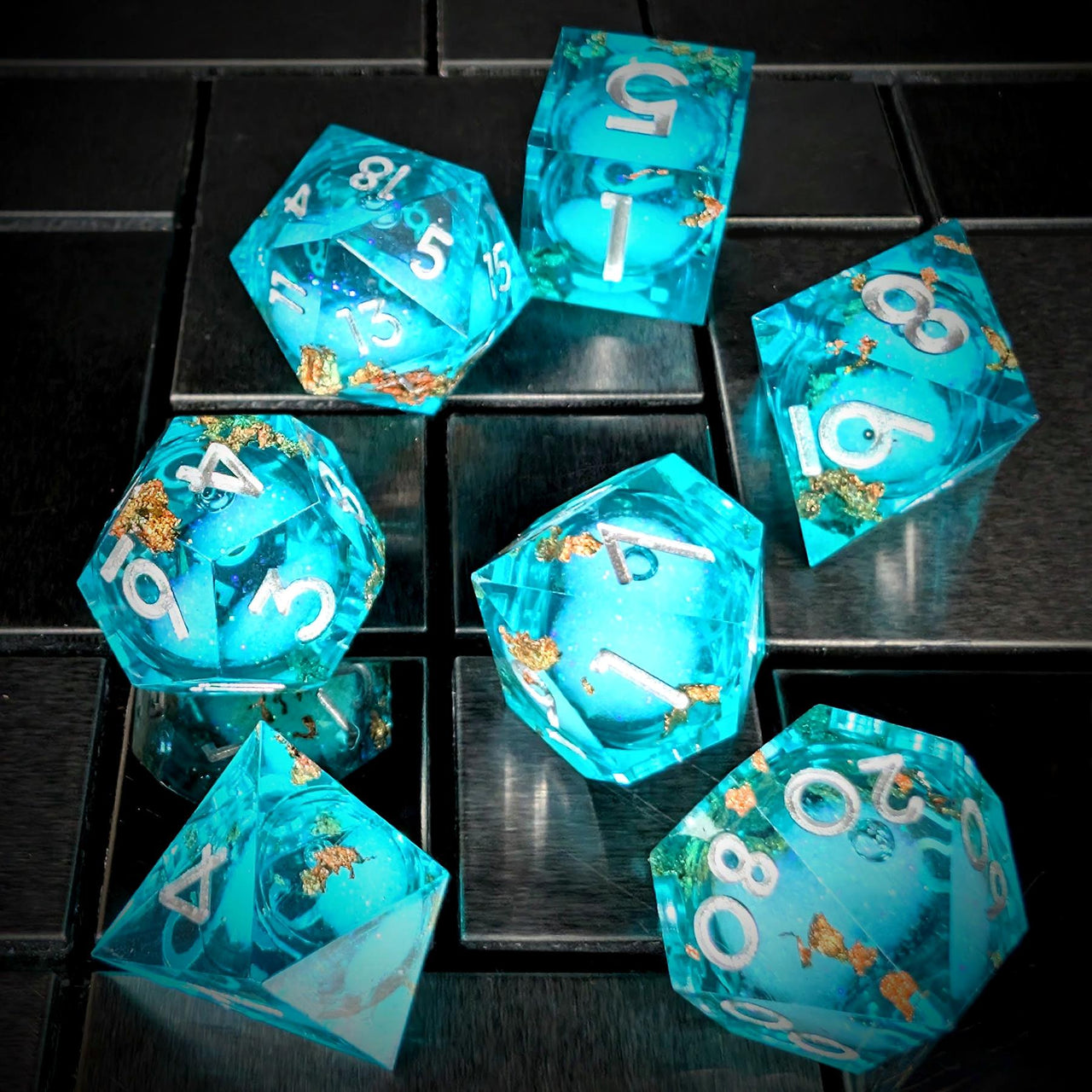 7pcs Dice Sharp Filled Liquid Silver Font Foil Glow Blue