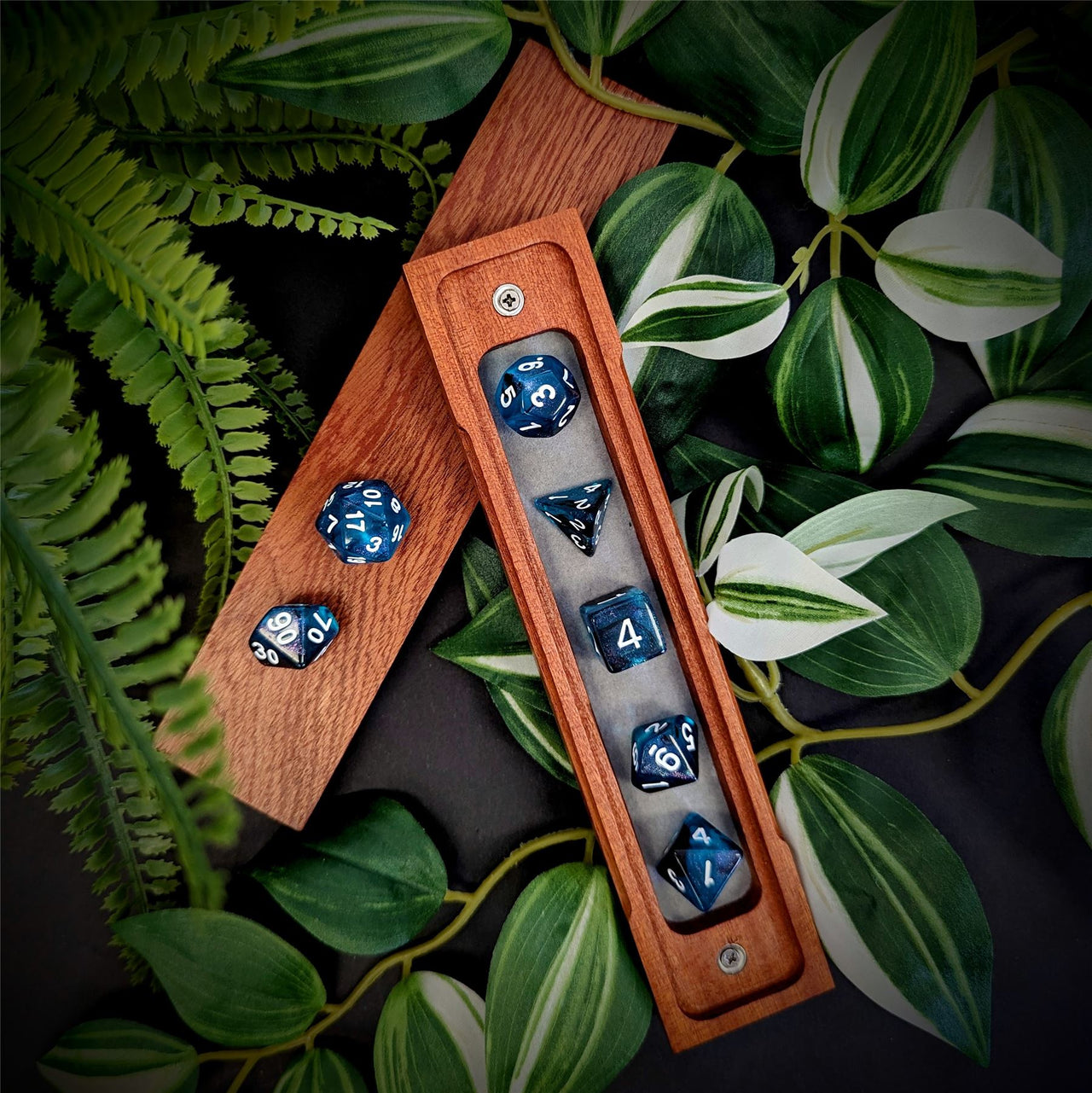 Glitter in Blue & Black Acrylic - 7pcs RPG Full Dice Set