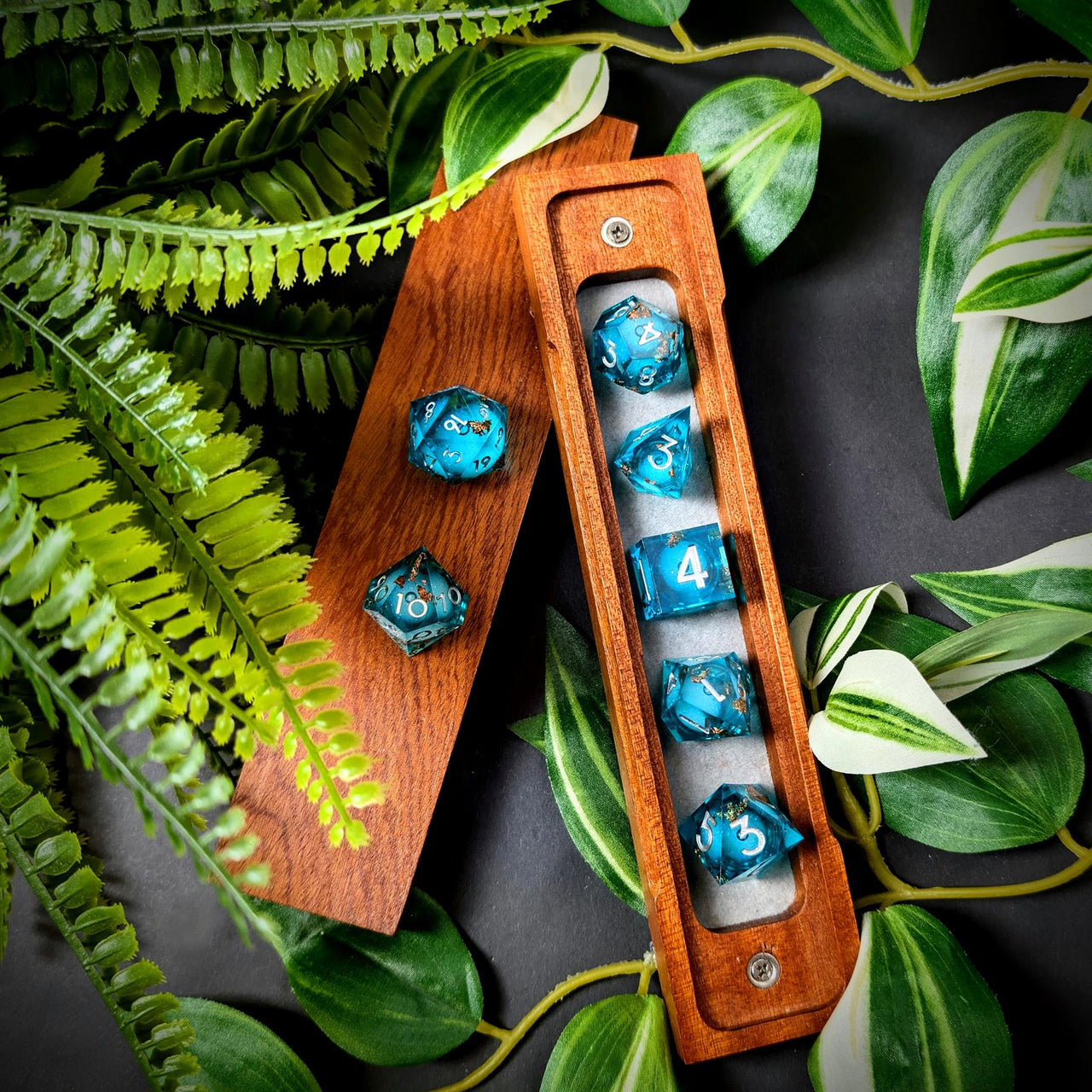 7pcs Dice Sharp Filled Liquid Silver Font Foil Glow Blue