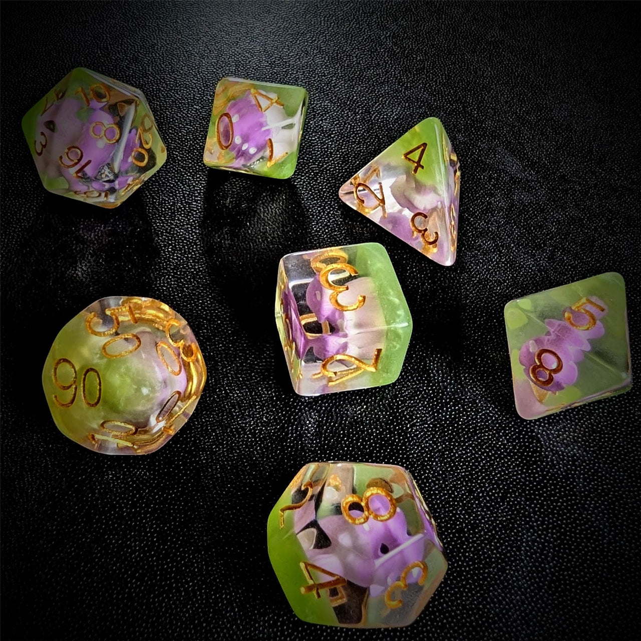 Purple Mashroom in Clear & Green Resin - 7pcs RPG Full Dice Set