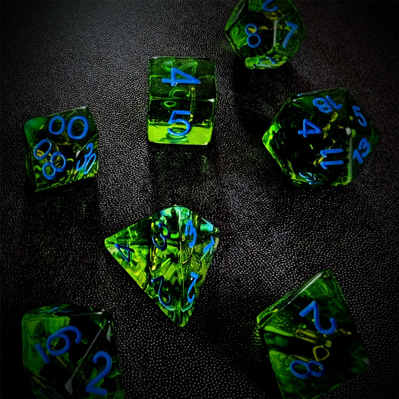 Bow in Clear & Green Resin - 7pcs RPG Full Dice Set