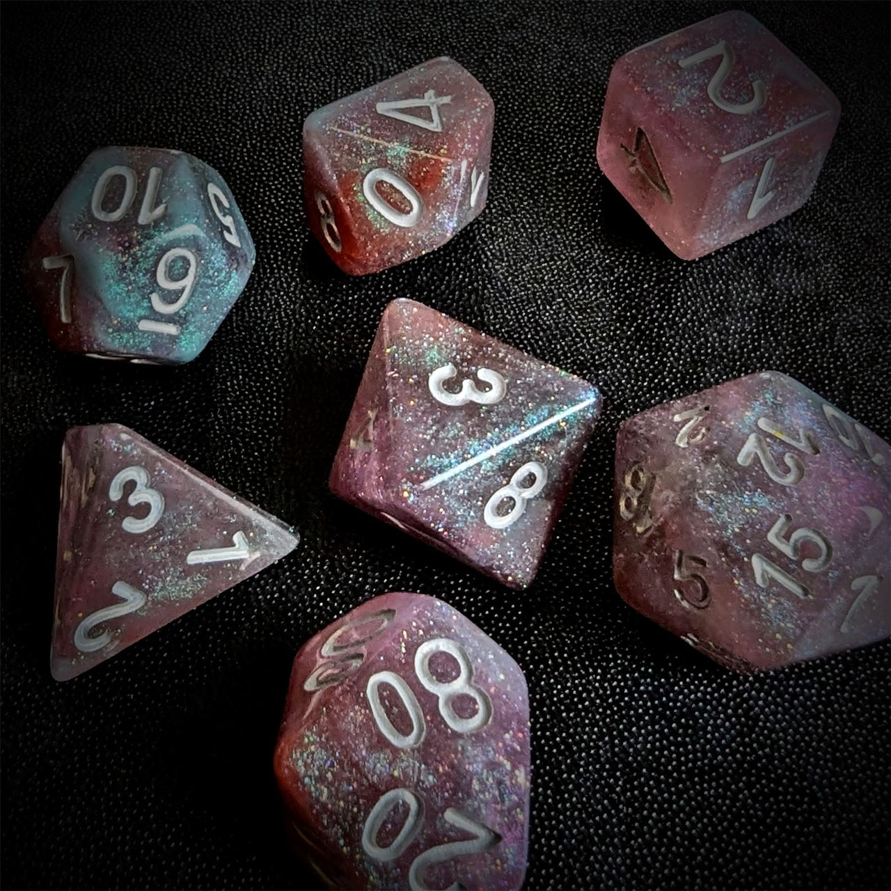 Glitter in Red & White Resin - 7pcs RPG Full Dice Set