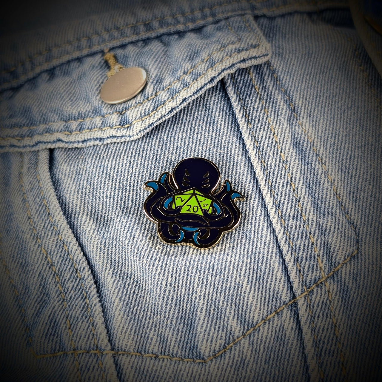 Green Cthulu D20 Pin - Novelty