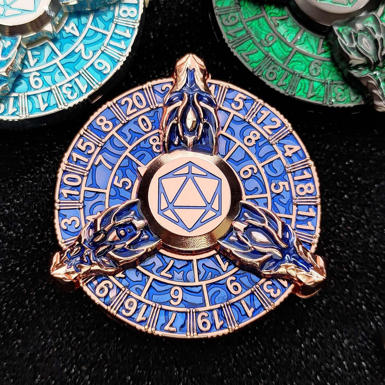 Dice Metal Spinner Straight 3-arm Blue Font Copper
